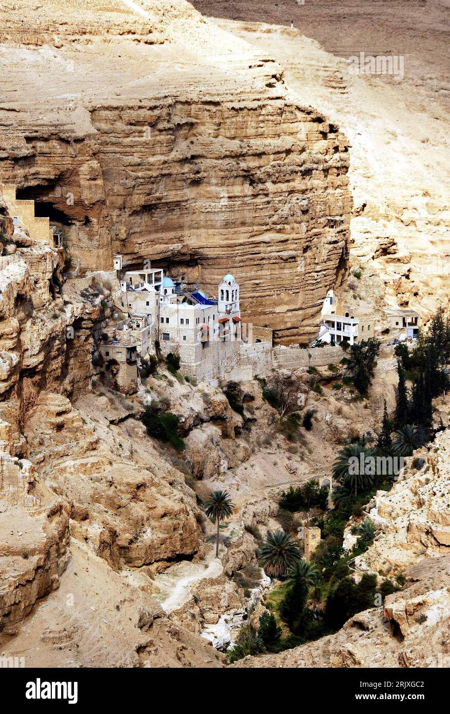 Bildnummer: 52281858  Datum: 09.12.2007  Copyright: imago/Xinhua Kloster St. Georg bei Jericho, Israel PUBLICATIONxNOTxINxCHN, Landschaft; 2007, Jericho, Wadi Qilt, Klöster, Klosteranlage, Klosteranlagen, , Fels, Felsen, Berg, Berge, Schlucht, Felsschlucht, Quilt, Sankt; , hoch, Kbdig, Totale, Gebirge,  ,  , Asien Stock Photo
