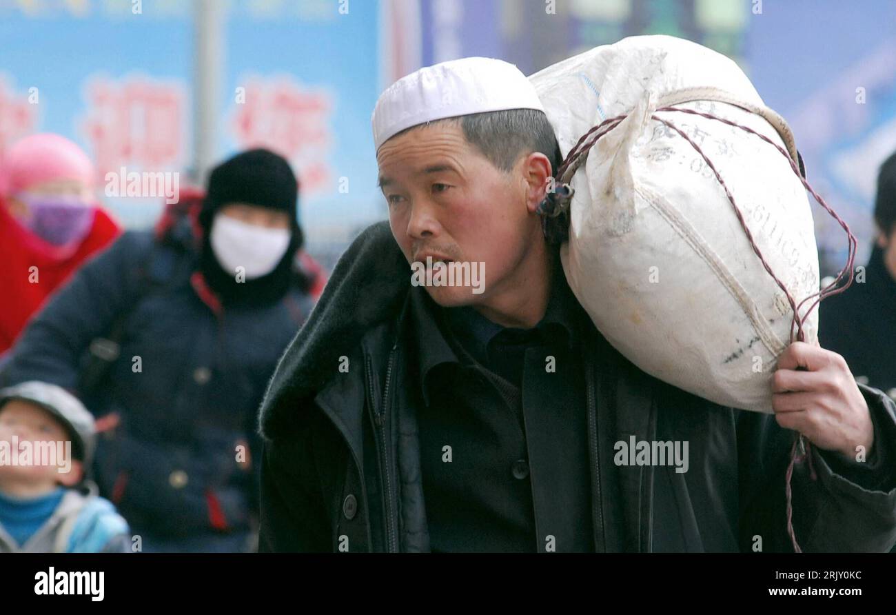 Bildnummer 52397465 Datum 13.02.2008 Copyright imago/Xinhua Pendler