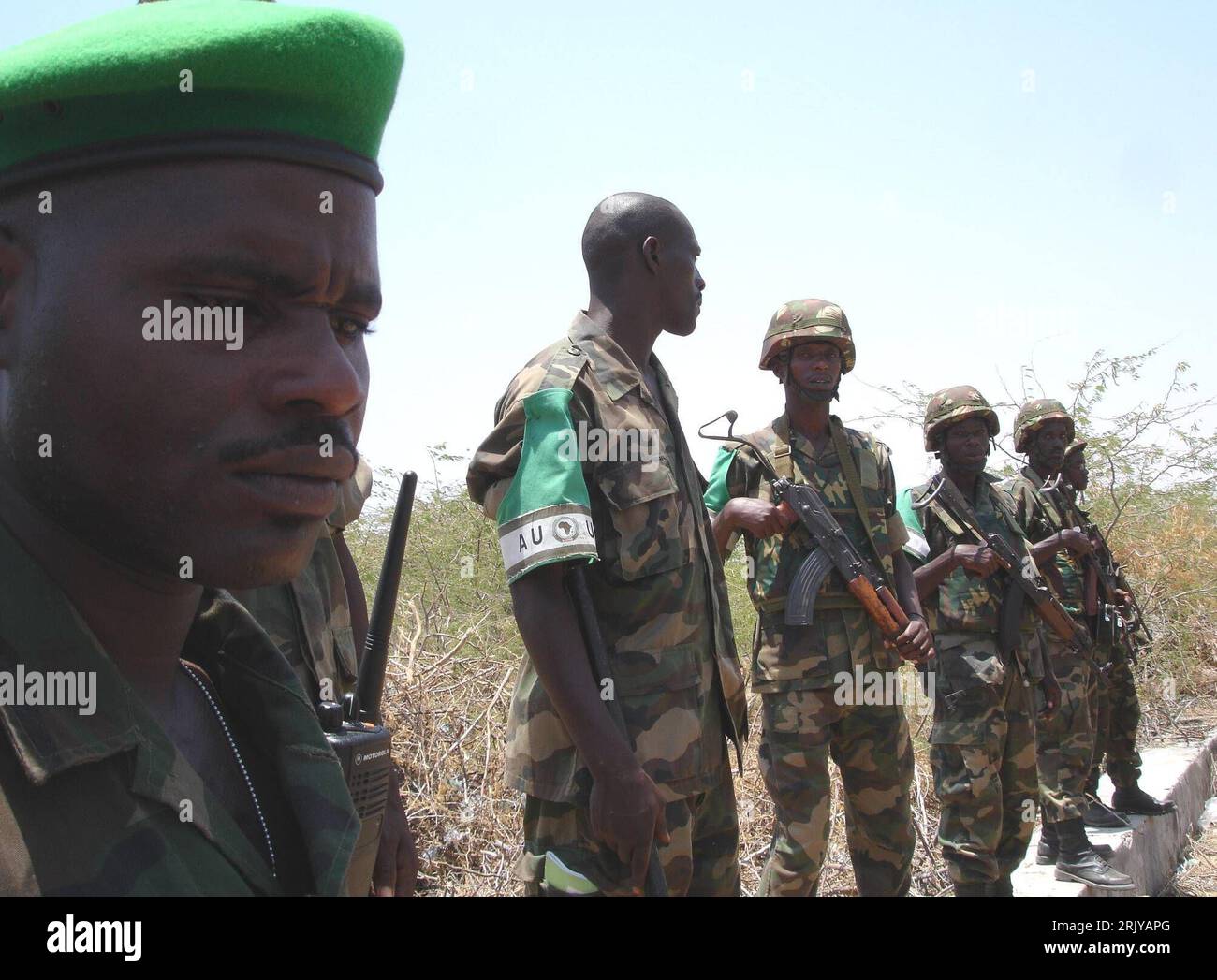 Bildnummer: 52491689  Datum: 10.03.2008  Copyright: imago/Xinhua Burundische Soldaten der Afrikanischen Union in Mogadischu - Somalia   PUBLICATIONxNOTxINxCHN, Personen; 2008, Mogadishu, Somalia, premiumd ,  AU, Peacekeeper; , quer, Kbdig, Gruppenbild,  , Militaer, Staat, Politik, Afrika, Afrikanische Stock Photo