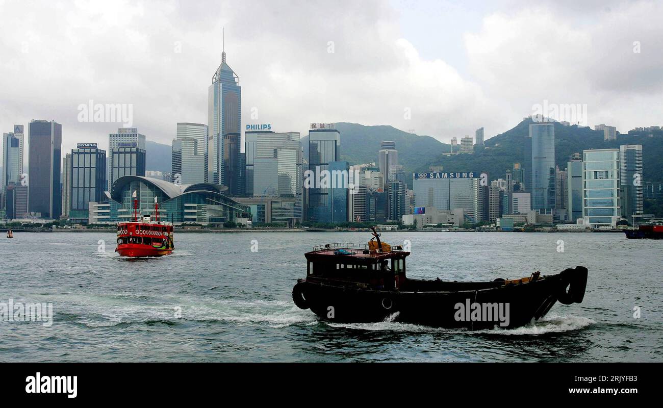 Bildnummer: 52523355  Datum: 26.05.2007  Copyright: imago/Xinhua Victoria-Hafen in Hong Kong, China PUBLICATIONxNOTxINxCHN, Landschaft , Objekte; 2007, Hong Kong, Boot, Boote; , quer, Kbdig, Totale, Meer, Küste,  , Reisen, Asien o0 Hongkong Stock Photo