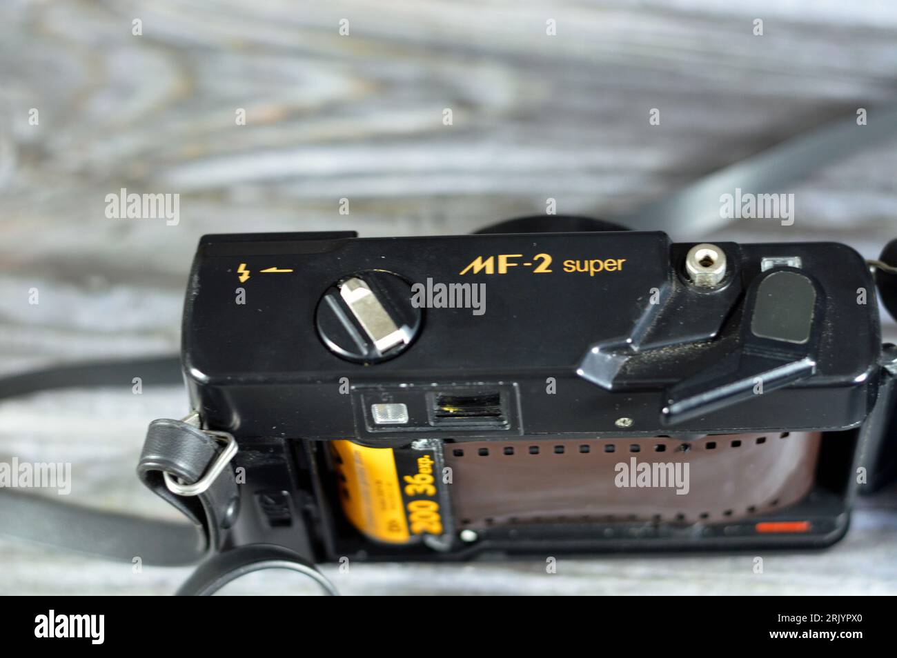 Old 35mm camera hi-res stock photography and images - Page 26 - Alamy
