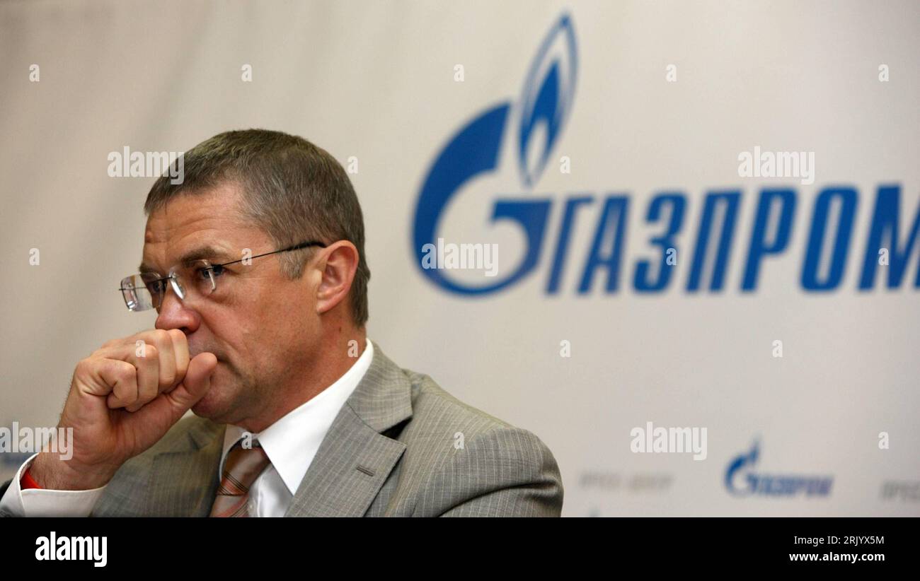 Bildnummer: 52583590  Datum: 17.06.2008  Copyright: imago/Xinhua Alexander Medvedev (Vizevorsitzender Gazprom) während einer Pressekonferenz in Moskau PUBLICATIONxNOTxINxCHN, Personen , premiumd; 2008, Moskau, Wirtschaft, Pressetermin , Pressekonferenz; , quer, Kbdig, Einzelbild, close, Schriftzug, Logos, Randbild, People    Bildnummer 52583590 Date 17 06 2008 Copyright Imago XINHUA Alexander Medvedev Vice-Chairman Gazprom during a Press conference in Moscow PUBLICATIONxNOTxINxCHN People premiumd 2008 Moscow Economy Press call Press conference horizontal Kbdig Single Close emblem Logo Edge ima Stock Photo