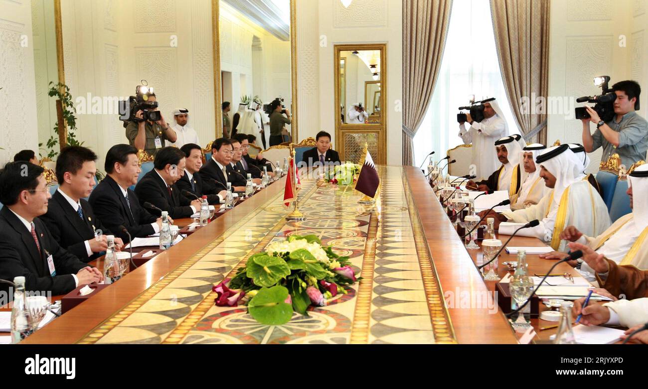 Katar emir hamad bin khalifa al thani hires stock photography and