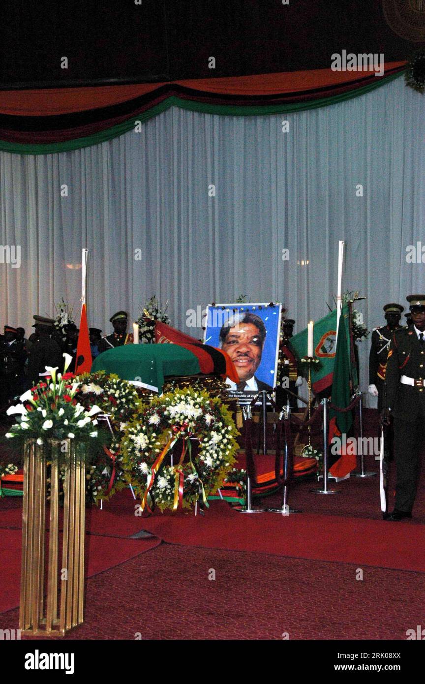 Zambia ceremony hi-res stock photography and images - Page 9 - Alamy