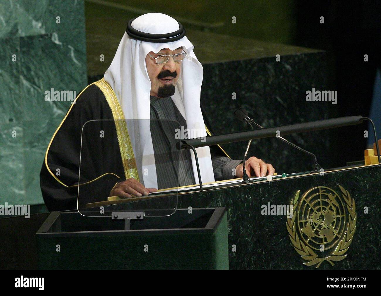 König Abdullah ibn Abd al-Aziz Al Saud (Saudi Arabien) während einer UN-Konferenz in New York - PUBLICATIONxNOTxINxCHN   King Abdullah Ibn Abd Al Aziz Al Saud Saudi Arabia during a UN Conference in New York PUBLICATIONxNOTxINxCHN Stock Photo