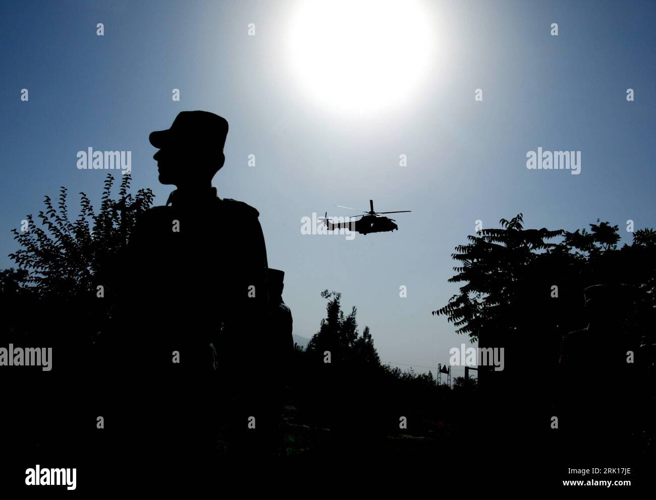 Soldier silhouette afghanistan hi-res stock photography and images - Alamy