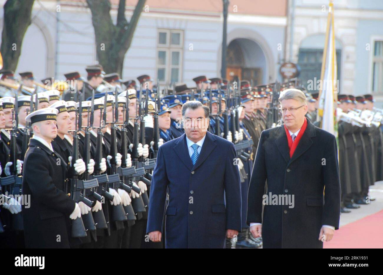 Bildnummer: 52883531  Datum: 09.02.2009  Copyright: imago/Xinhua Präsident Valdis Zatlers (Lettland) und Präsident Emomali Rakhmon (2.v.re., Tadschikistan) während eines Treffens in Riga - PUBLICATIONxNOTxINxCHN , Personen; 2009, Riga, Politik; , quer, Kbdig, Gruppenbild, Randbild, People    Bildnummer 52883531 Date 09 02 2009 Copyright Imago XINHUA President Valdis Zatlers Latvia and President Emomali Rakhmon 2 V right Tajikistan during a Meeting in Riga PUBLICATIONxNOTxINxCHN People 2009 Riga politics horizontal Kbdig Group photo Edge image Celebrities Stock Photo