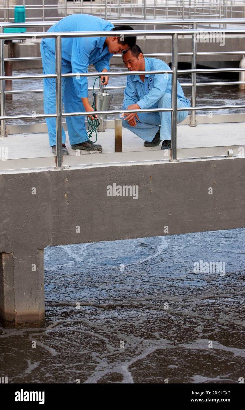 Wastewater treatment plant sample hires stock photography and images Alamy