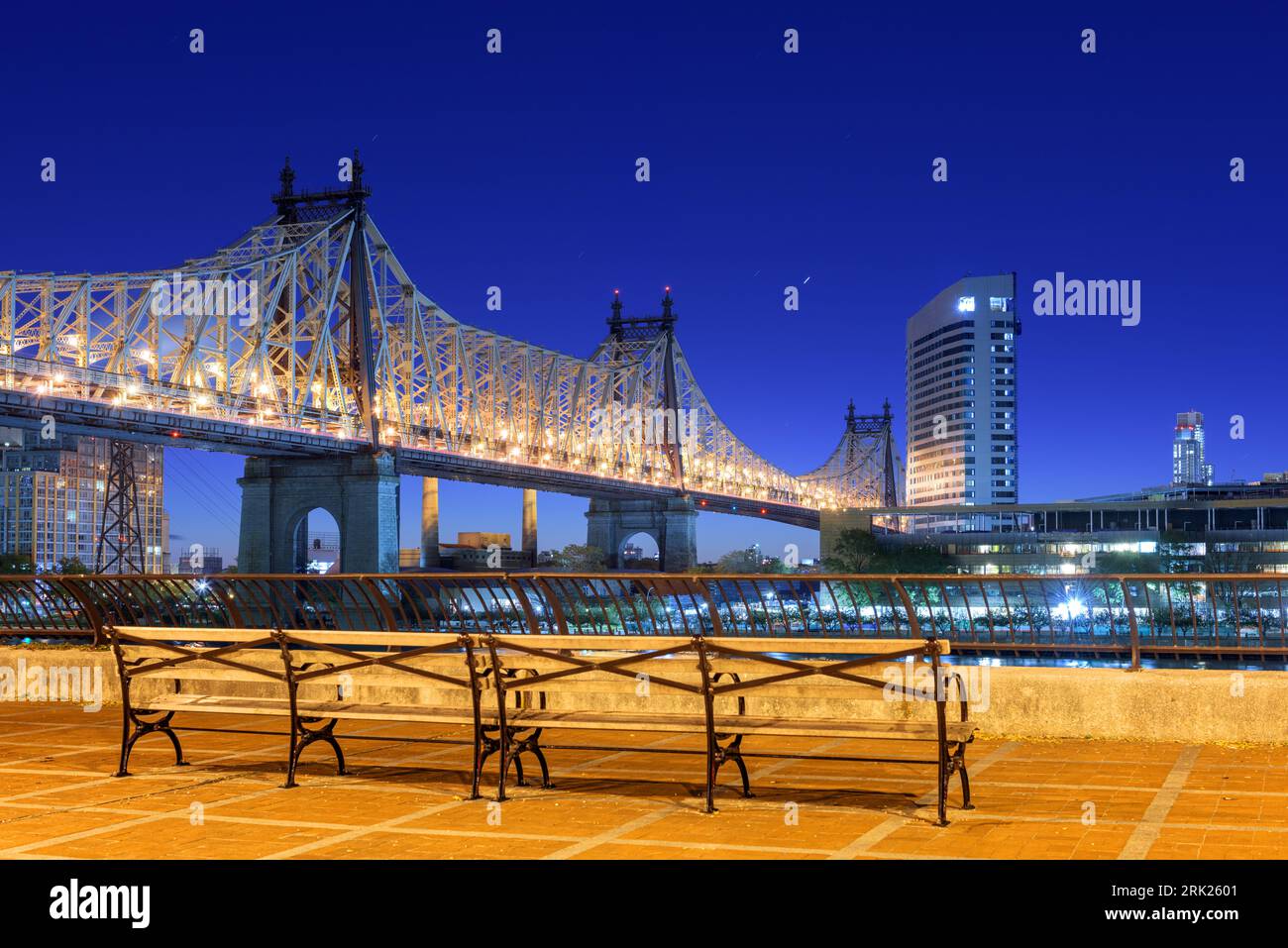 Queensboro Bridge in New York City at night Stock Photo - Alamy