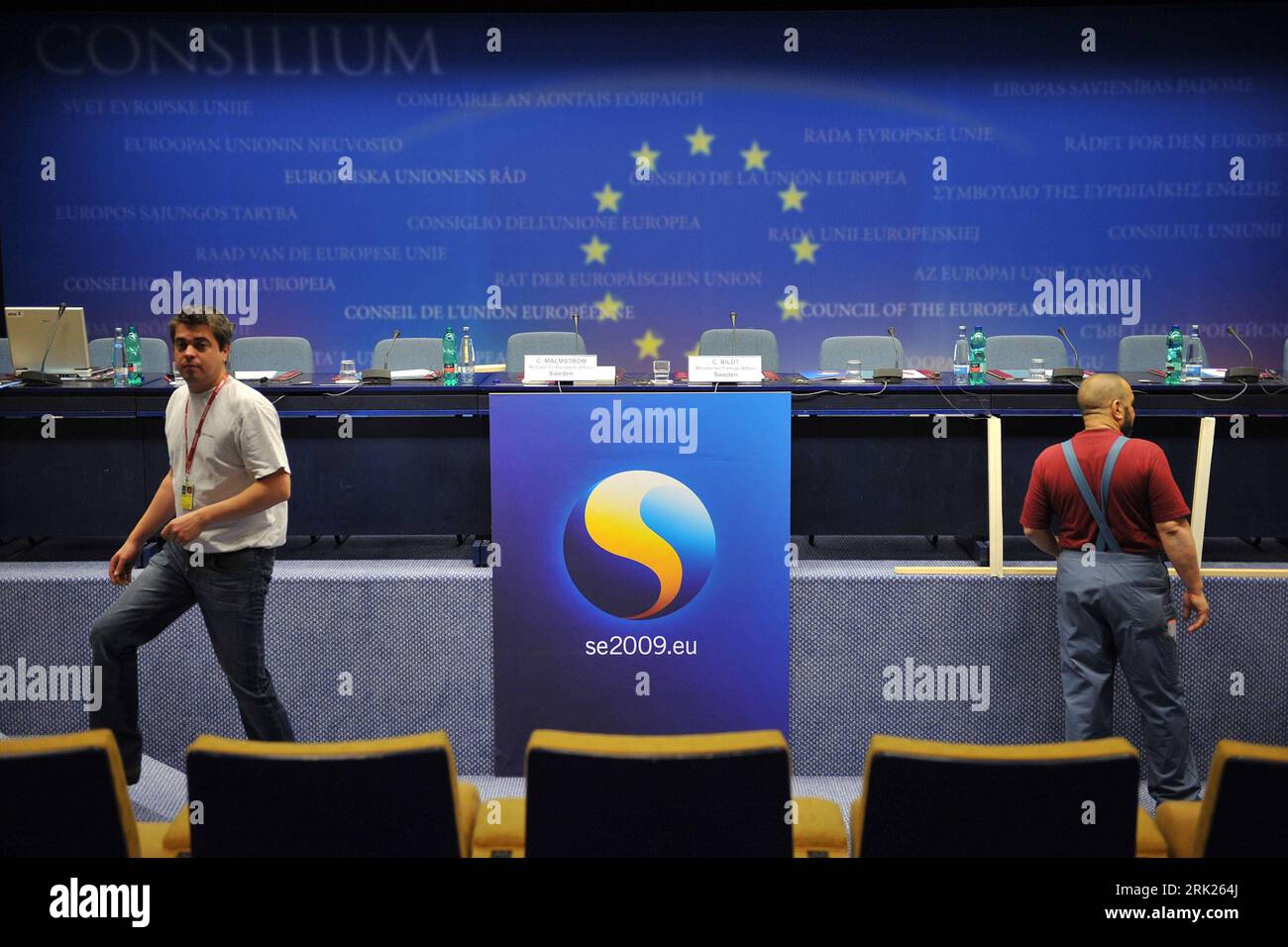 In the press room hi-res stock photography and images - Alamy