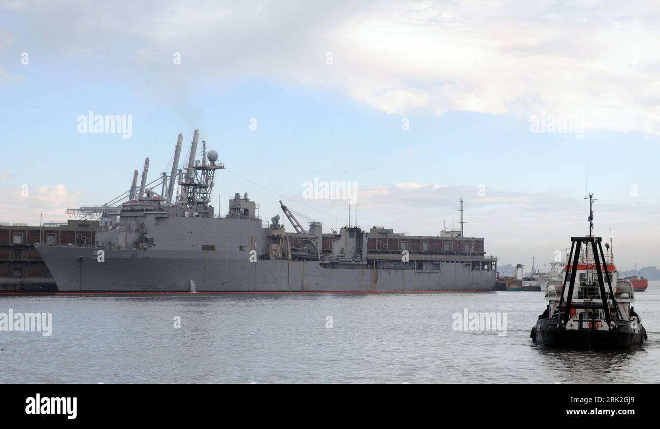 Bildnummer: 53187355  Datum: 09.07.2009  Copyright: imago/Xinhua (090709) -- MONTEVIDEO, July 9, 2009 (Xinhua) -- The U.S landing ship USS Oak Hill (L) visits Montevideo, Uruguay, July 8, 2009.      (Xinhua/Nicolas Celaya)  (cl) (2)URUGUAY-MONTEVIDEO-U.S.-USS OAK HILL-VISIT  PUBLICATIONxNOTxINxCHN  kbdig xkg  2009 quer  o0 USA, Kriegsschiff, Schiff, Marine, Militaer, Staat o00 Objekte    Bildnummer 53187355 Date 09 07 2009 Copyright Imago XINHUA 090709 Montevideo July 9 2009 XINHUA The U S Landing Ship USS Oak Hill l visits Montevideo Uruguay July 8 2009 XINHUA Nicolas Celaya CL 2 Uruguay Mont Stock Photo