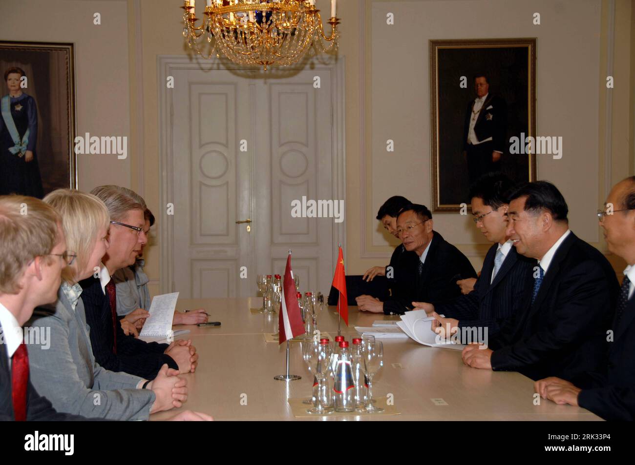 Bildnummer: 53313498  Datum: 01.09.2009  Copyright: imago/Xinhua (090901) -- RIGA, Sept. 1, 2009 (Xinhua) -- Chinese Vice Premier Hui Liangyu (2nd R) meets with Latvian President Valdis Zatlers (3rd L) in Riga, capital of Latvia, Sept. 1, 2009. (Xinhua/Yang Dehong) (gxr) (2)LATVIA-RIGA-CHINESE VICE PREMIER-HUI LIANGYU-VISIT PUBLICATIONxNOTxINxCHN People Politik premiumd kbdig xkg 2009 quer o00 Pressetermin China    Bildnummer 53313498 Date 01 09 2009 Copyright Imago XINHUA  Riga Sept 1 2009 XINHUA Chinese Vice Premier Hui Liangyu 2nd r Meets With Latvian President Valdis Zatlers 3rd l in Riga Stock Photo