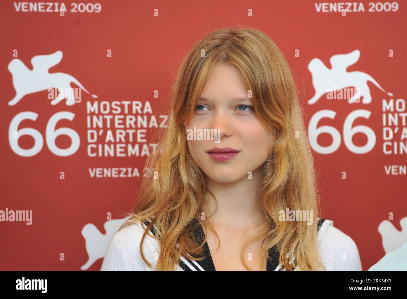 Léa Seydoux Has That French Allure (PHOTO)