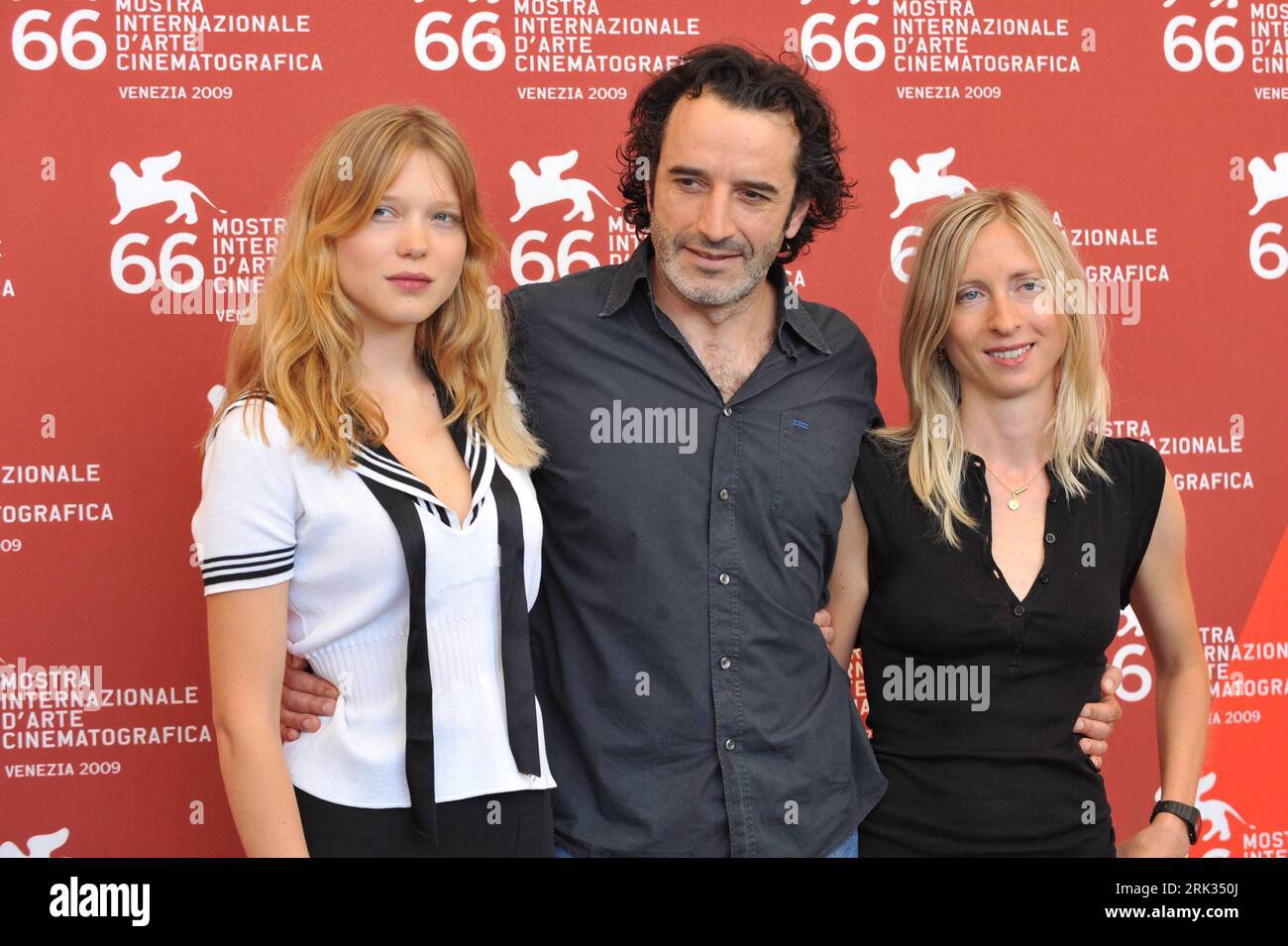 Bildnummer: 53320175  Datum: 04.09.2009  Copyright: imago/Xinhua (090904) -- VENICE, Sept. 4, 2009 (Xinhua) -- Austrian director Jessica Hausner (R), French actress Lea Seydoux (L) and Swiss actor Bruno Todeschini attend the presentation of film Lourdes during the 66th Venice International Film Festival , on Sept. 4, 2009. (Xinhua/Wu Wei) (cl) (4)ITALY-VENICE-FILM FESTIVAL- LOURDES PUBLICATIONxNOTxINxCHN Venedig Internationale Filmfestspiele o00 Biennale o00 Filmfestival People Film Festival Premiumd kbdig xub 2009 quer    Bildnummer 53320175 Date 04 09 2009 Copyright Imago XINHUA  Venice Sept Stock Photo