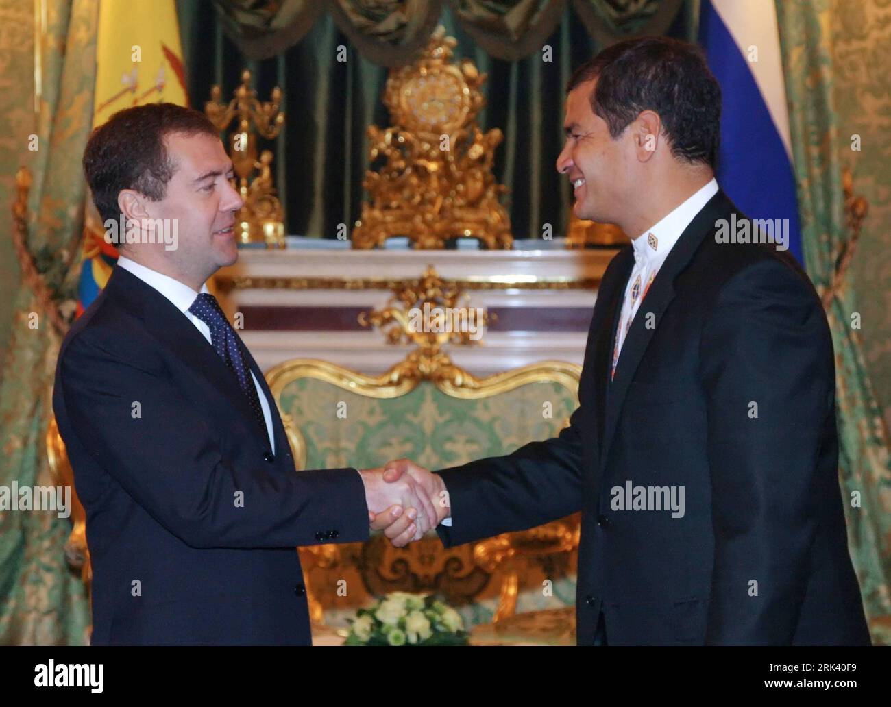 Bildnummer: 53564410  Datum: 29.10.2009  Copyright: imago/Xinhua (091030) -- MOSCOW, Oct. 30, 2009 (Xinhua) -- Russian President Dmitry Medvedev (L) meets with his visiting Ecuadorian counterpart Rafael Correa in Moscow, Russia, Oct. 29, 2009. (Xinhua) (hdt) (2)RUSSIA-ECUADOR-PRESIDENT-DIPLOMACY PUBLICATIONxNOTxINxCHN People Politik kbdig xsk 2009 quer     Image number 53564410 Date 29 10 2009 Copyright Imago XINHUA  Moscow OCT 30 2009 XINHUA Russian President Dmitry Medvedev l Meets With His Visiting Ecuadorian Part Rafael Correa in Moscow Russia OCT 29 2009 XINHUA HDT 2 Russia Ecuador Presid Stock Photo