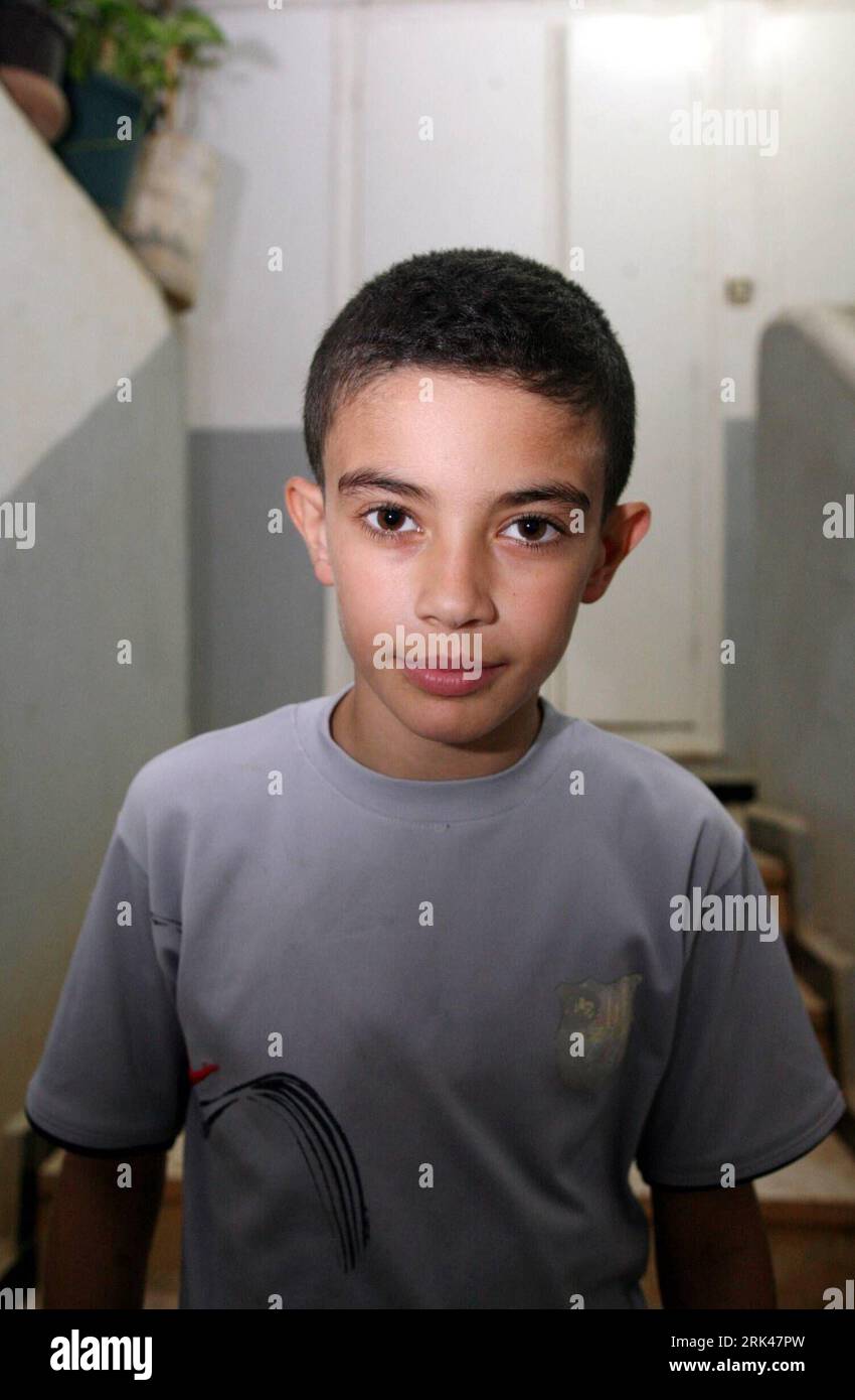 Algeria earthquake 2003 hires stock photography and images Alamy