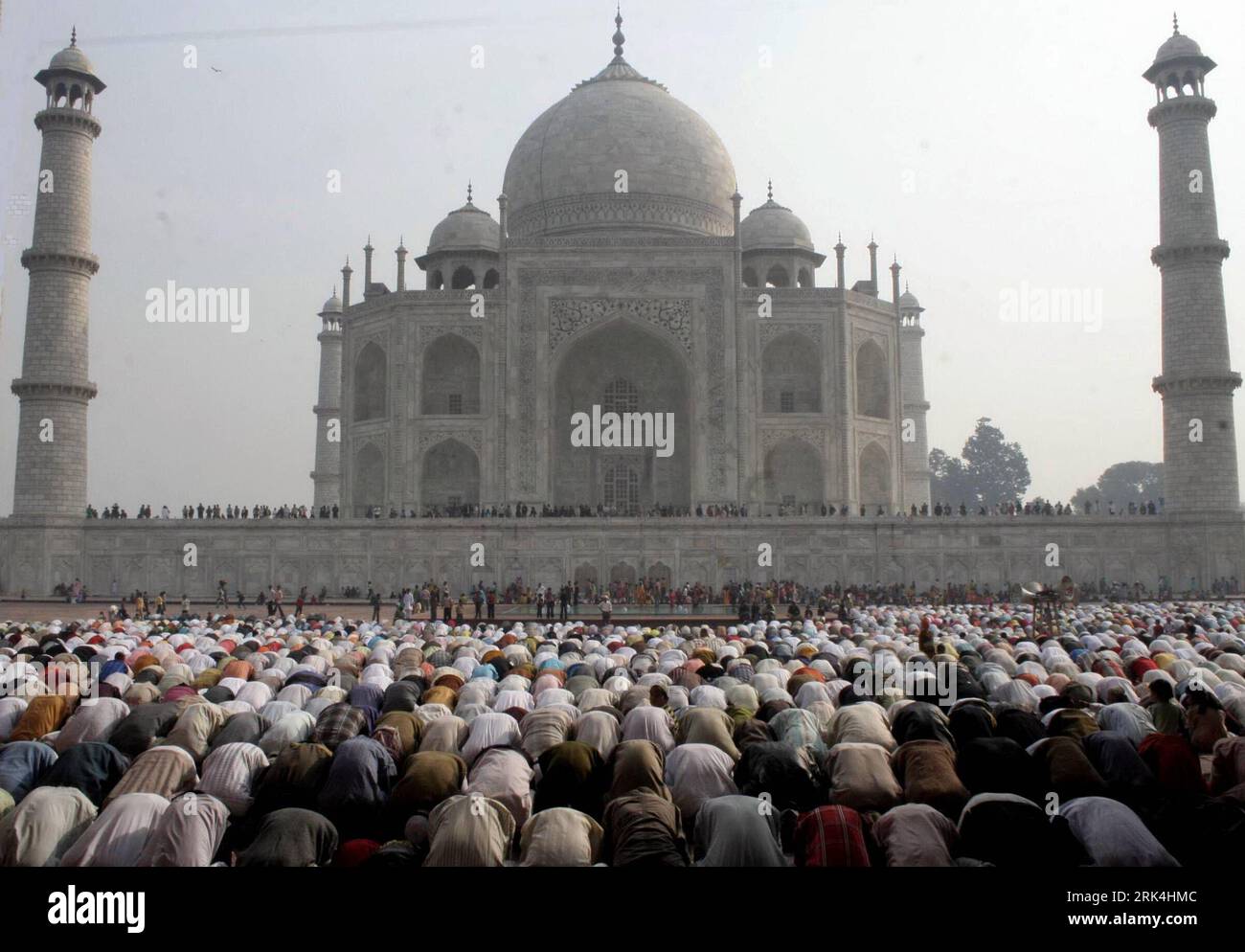 Muslims delhi hi-res stock photography and images - Alamy