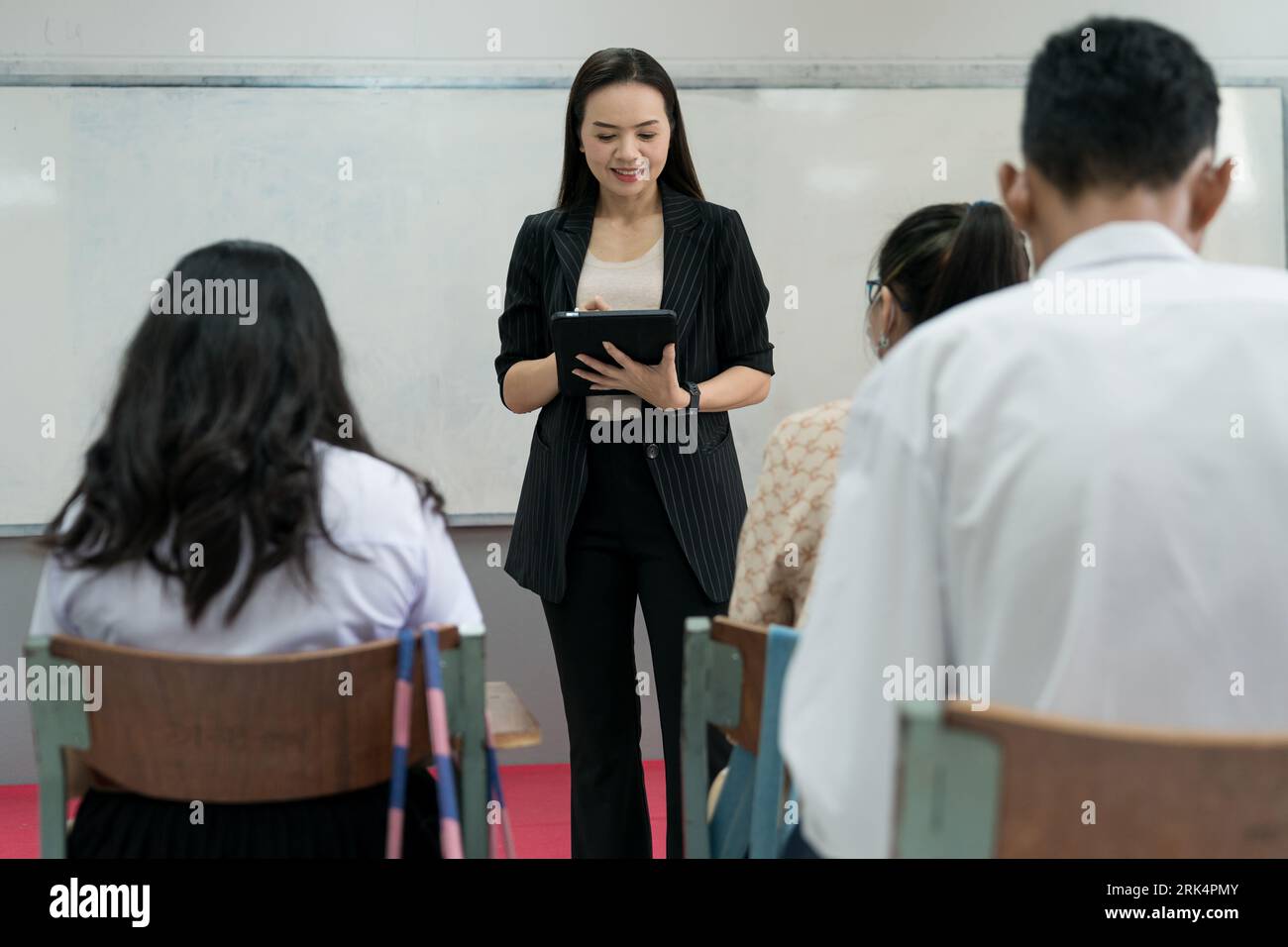 Classroom Lecture R Smartboard in classroom hi-res stock photography and images - Alamy