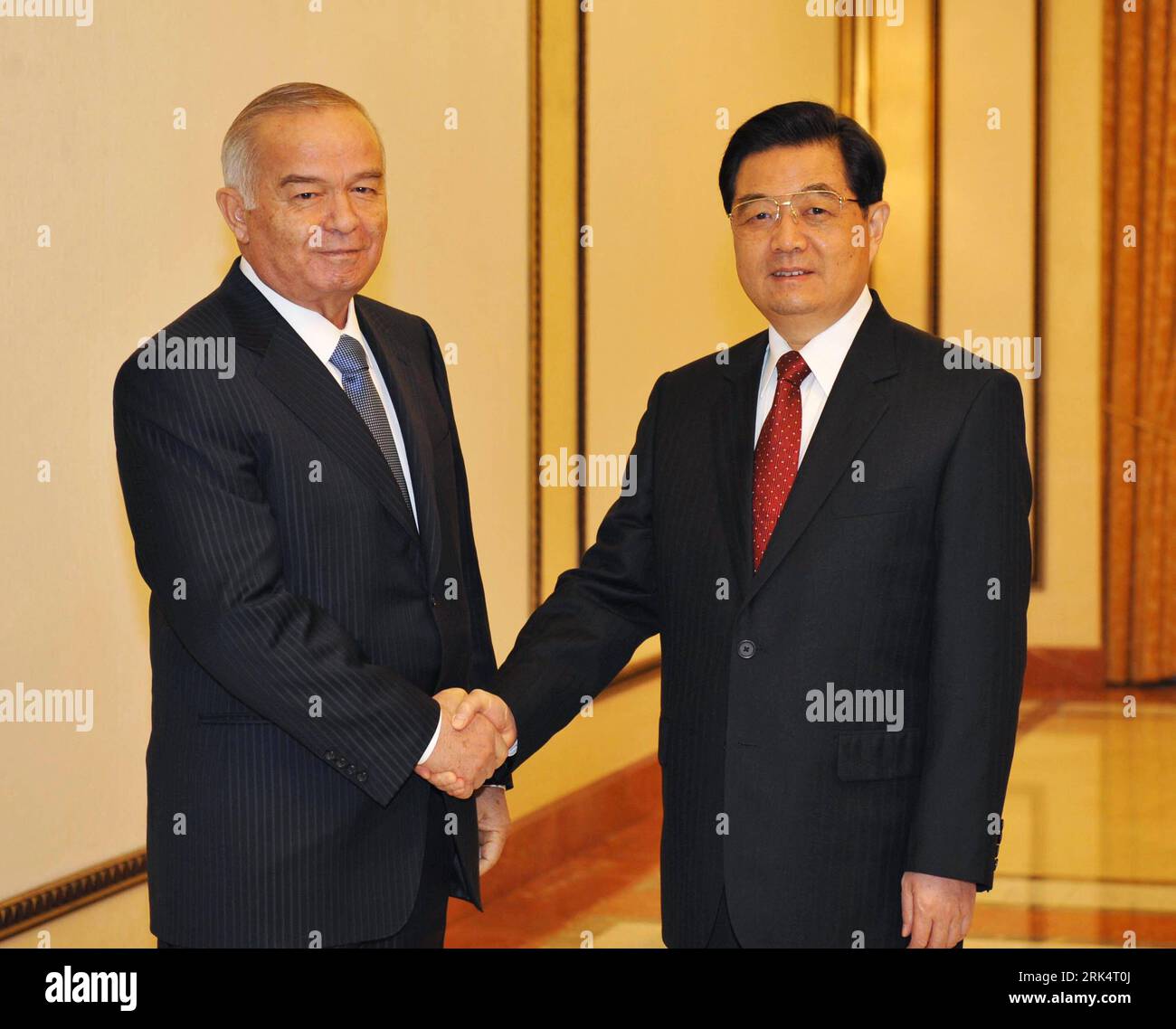 Chinese president hu jintao meets hi-res stock photography and
