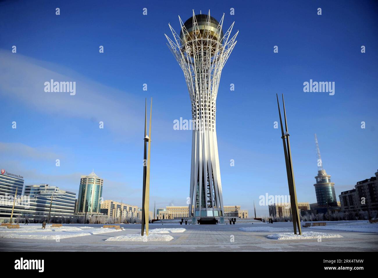 Bildnummer: 53665953  Datum: 13.12.2009  Copyright: imago/Xinhua Photo taken on Dec. 13, 2009 shows the Baiterek Tower, a symbol of the openness and modernity of Astana, capital of Kazakhstan. Astana, once a drab town in the vast, windswept steppe, was declared Kazakhstan s new capital on Dec. 10, 1997. It now emerges as a modern, diversified city after a 12-year construction. (Xinhua/Sadat) (yy) (4)KAZAKHSTAN-CAPITAL-ASTANA PUBLICATIONxNOTxINxCHN Reisen Kasachstan Totale Gebäude kbdig xub 2009 quer Highlight o00 Turm    Bildnummer 53665953 Date 13 12 2009 Copyright Imago XINHUA Photo Taken ON Stock Photo