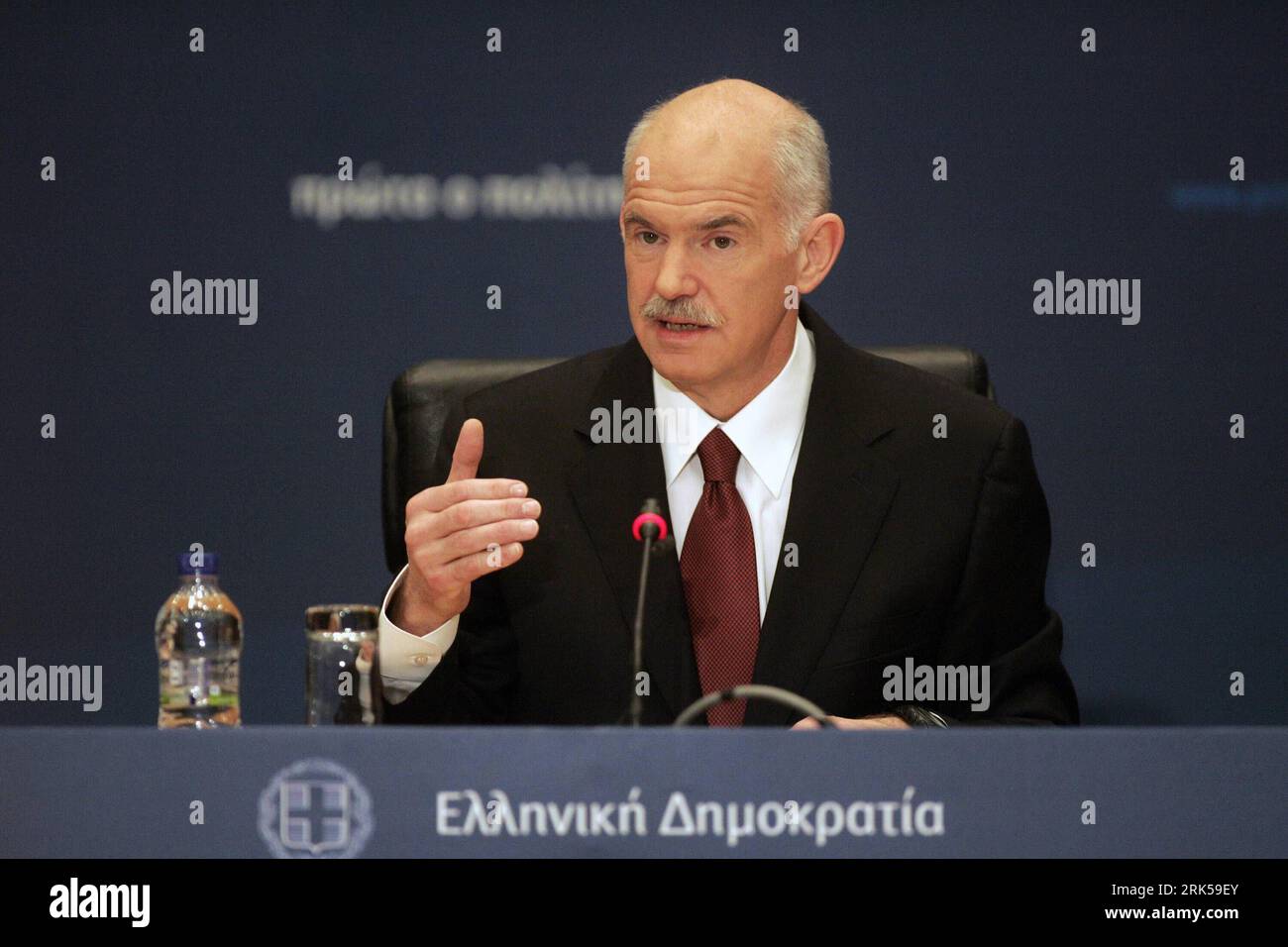 Bildnummer: 53724847  Datum: 13.01.2010  Copyright: imago/Xinhua (100113) -- ATHENS, Jan. 13, 2010 (Xinhua) -- Greek Prime Minister George Papandreou speaks during a press conference held on the day his socialist government completes 100 days in office in Athens, capital of Greece, Jan. 13, 2010. The unprecedented size of the economic crisis Greece faces today demands urgent, bold, historic measures and Greece can win the challenge alone, George Papandreou said on Wednesday. (Xinhua/ Marios Lolos) (gxr) (1)GREECE-ATHENS-PM-PRESS CONFERENCE PUBLICATIONxNOTxINxCHN People Politik Porträt PK kbdig Stock Photo