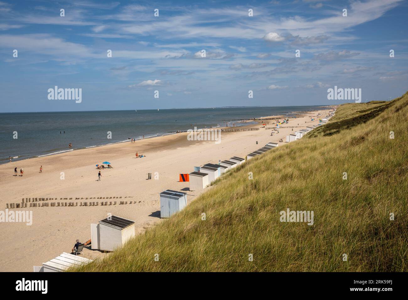 wooden-huts-below-the-dunes-on-the-beach-between-oostkapelle-and