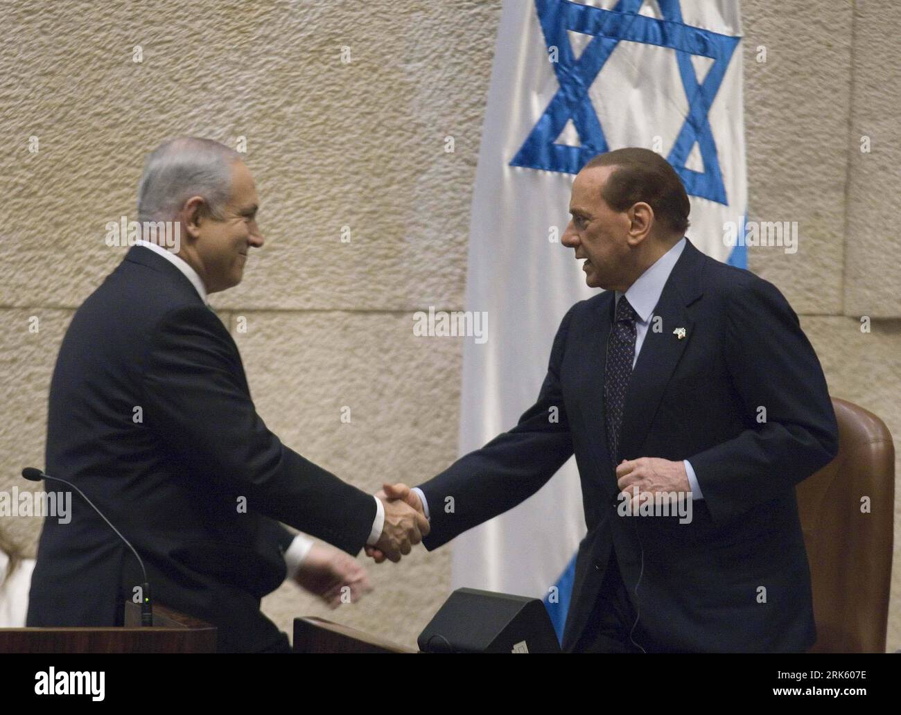 Bildnummer: 53772641  Datum: 03.02.2010  Copyright: imago/Xinhua (100203) -- JERUSALEM, Feb. 3, 2010 (Xinhua) -- Israeli Prime Minister Benjamin Netanyahu (L) welcomes Italian Prime Minister Silvio Berlusconi at the Israeli Knesset (Parliament) in Jerusalem Feb. 3, 2010. (Xinhua/Pool/Heidi Levine) (lyi) ISRAEL-ITALY-BERLUSCONI-KNESSET PUBLICATIONxNOTxINxCHN People Politik kbdig xsk 2010 quer premiumd     Bildnummer 53772641 Date 03 02 2010 Copyright Imago XINHUA  Jerusalem Feb 3 2010 XINHUA Israeli Prime Ministers Benjamin Netanyahu l welcomes Italian Prime Ministers Silvio Berlusconi AT The I Stock Photo