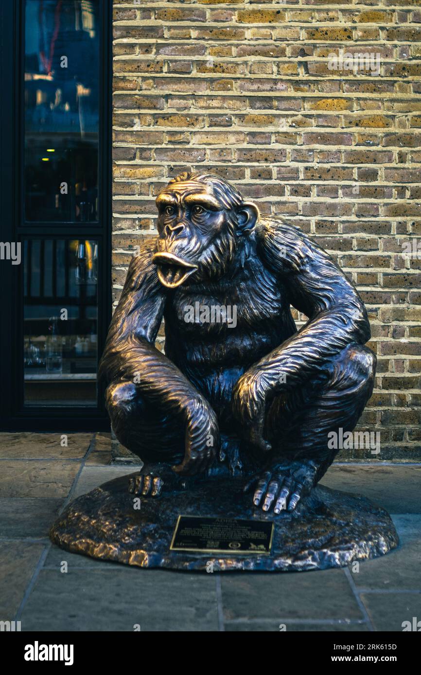 Bronze monkey statue hires stock photography and images Alamy