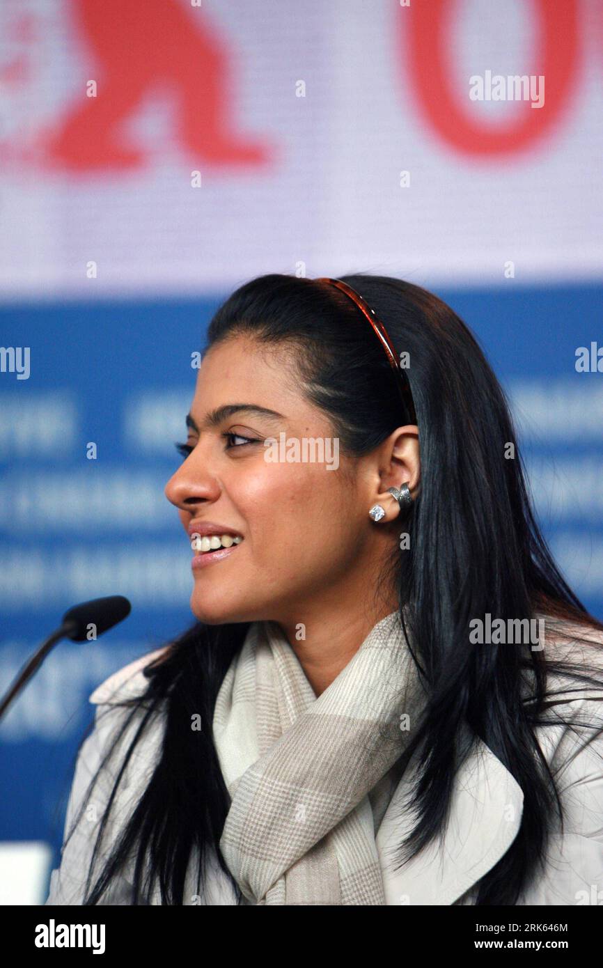 Bildnummer: 53794030  Datum: 12.02.2010  Copyright: imago/Xinhua (100212) -- BERLIN, Feb. 12, 2010 (Xinhua) -- Indian actress Kajol Devgan attends a news conference to promote the film My Name is Khan during the 60th Berlinale Film Festival in Berlin, capital of German, Feb. 12, 2010. (Xinhua/Luo Huanhuan) (lx) (2)GERMAN-BERLINALE FILM FESTIVAL-MY NAME IS KARAN PUBLICATIONxNOTxINxCHN People Film 60. Internationale Filmfestspiele Berlinale Berlin PK Porträt kbdig xub 2010 hoch    Bildnummer 53794030 Date 12 02 2010 Copyright Imago XINHUA  Berlin Feb 12 2010 XINHUA Indian actress Kajol Devgan At Stock Photo