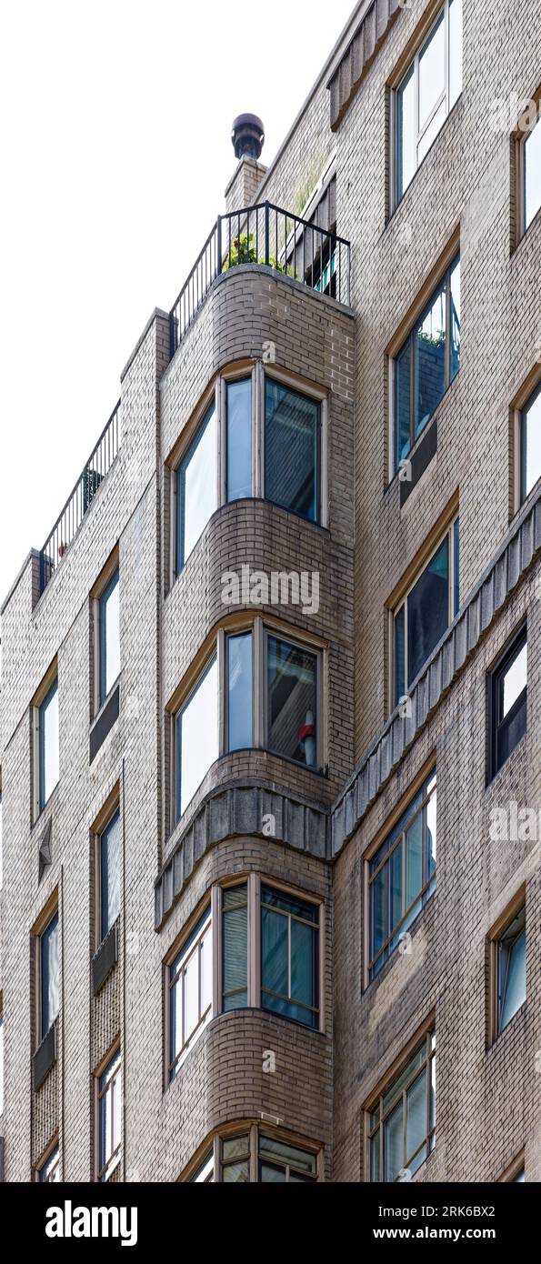 Stone High Rise UES Historic District: Emery Roth designed 875 Fifth Avenue, a ...