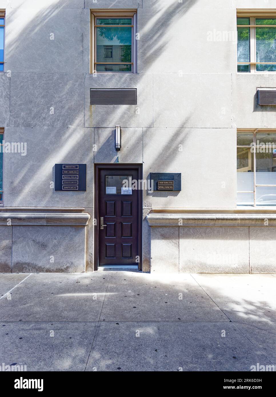 Stone High Rise UES Historic District: Emery Roth designed 880 Fifth Avenue, a Modern ...