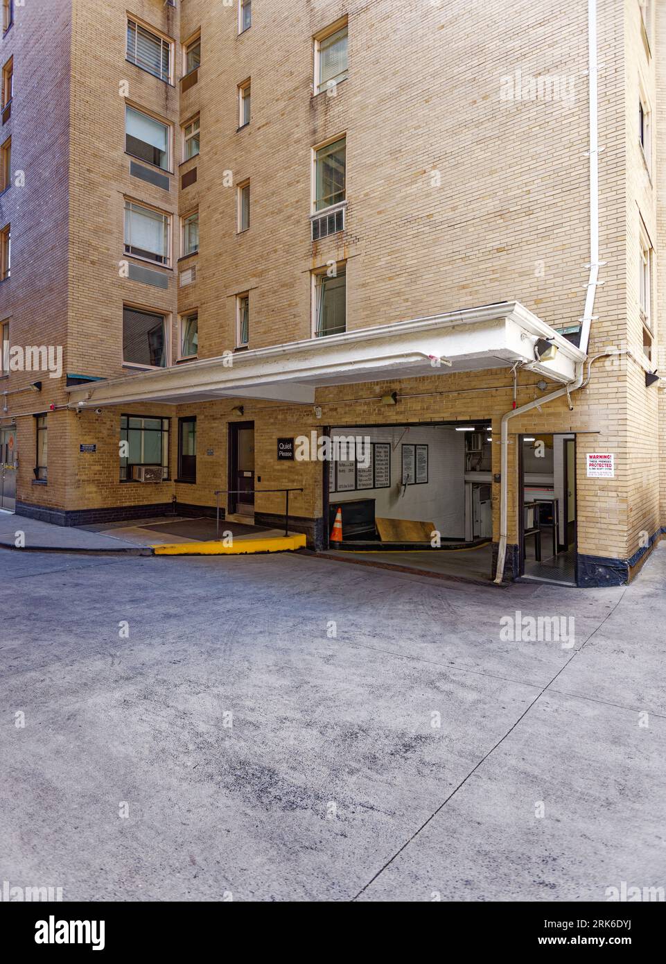 Curated visual reference: Picture Idea: Ues Historic District Emery Roth Designed 880 Fifth Avenue A