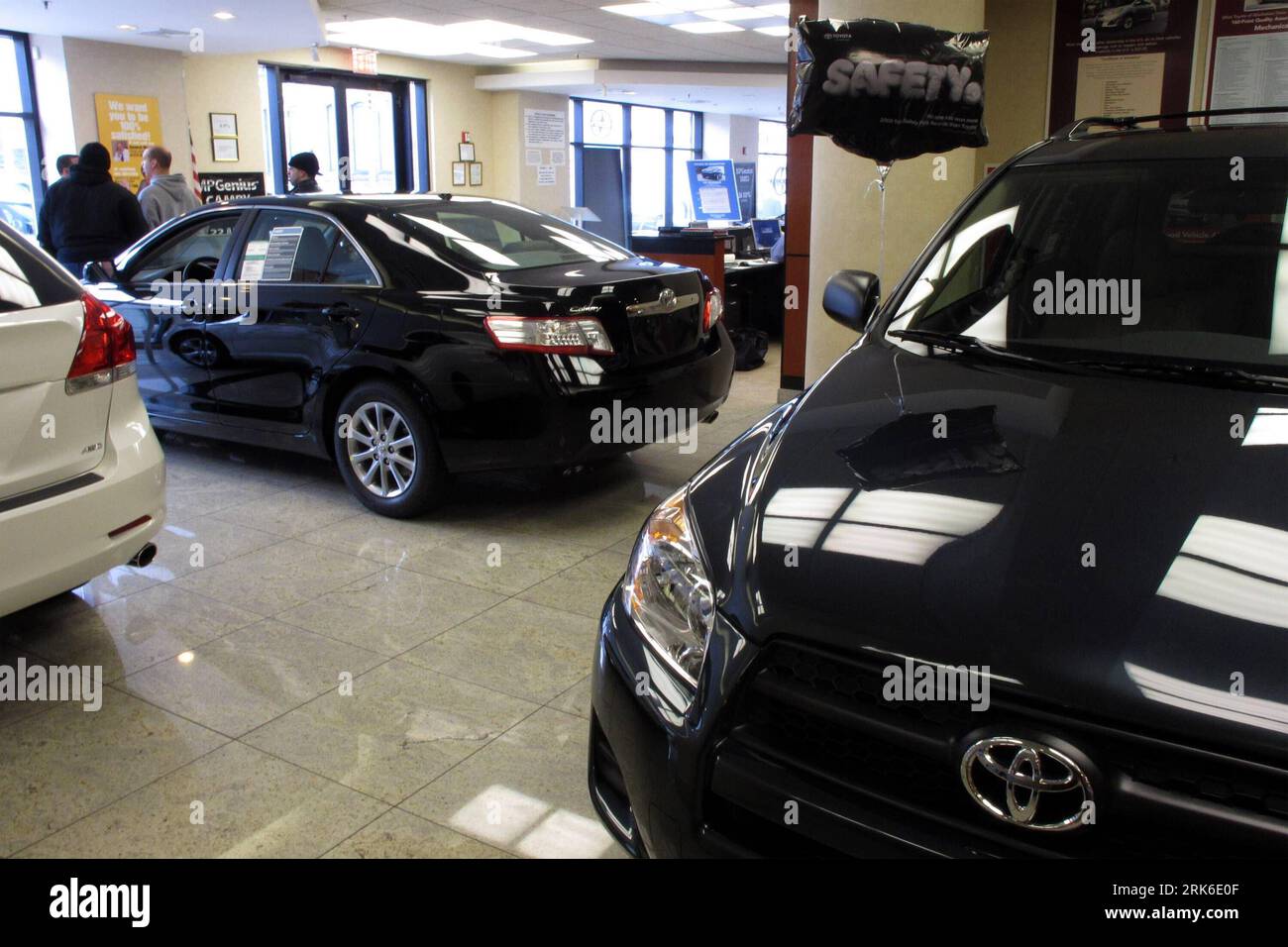 Toyota showroom hi-res stock photography and images - Page 2