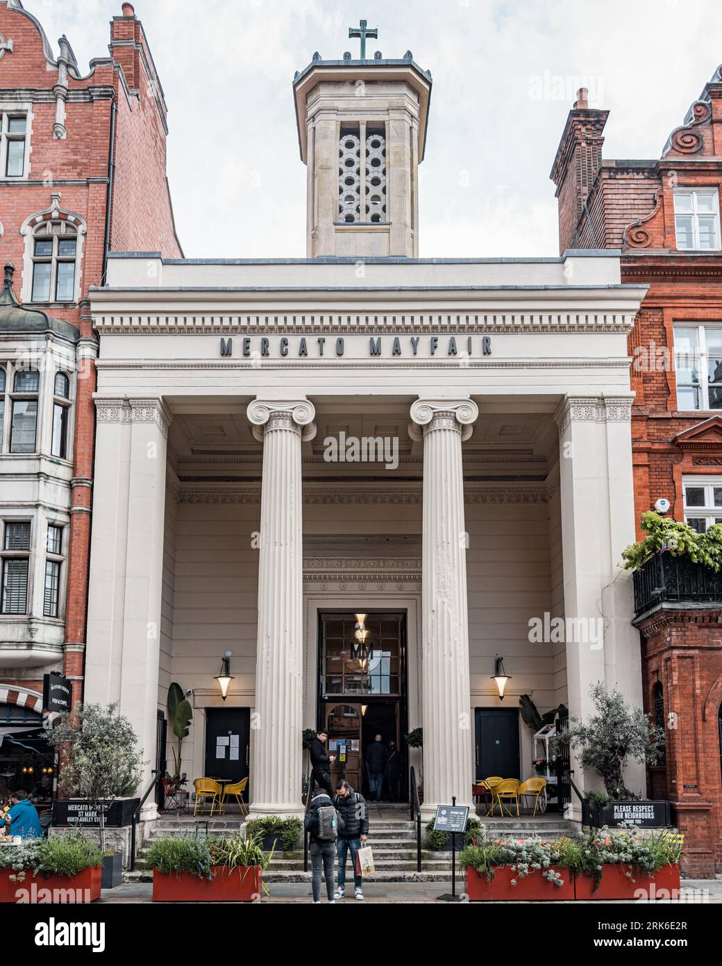 Mercato Mayfair is a food hall situated in the deconsecrated St Marks