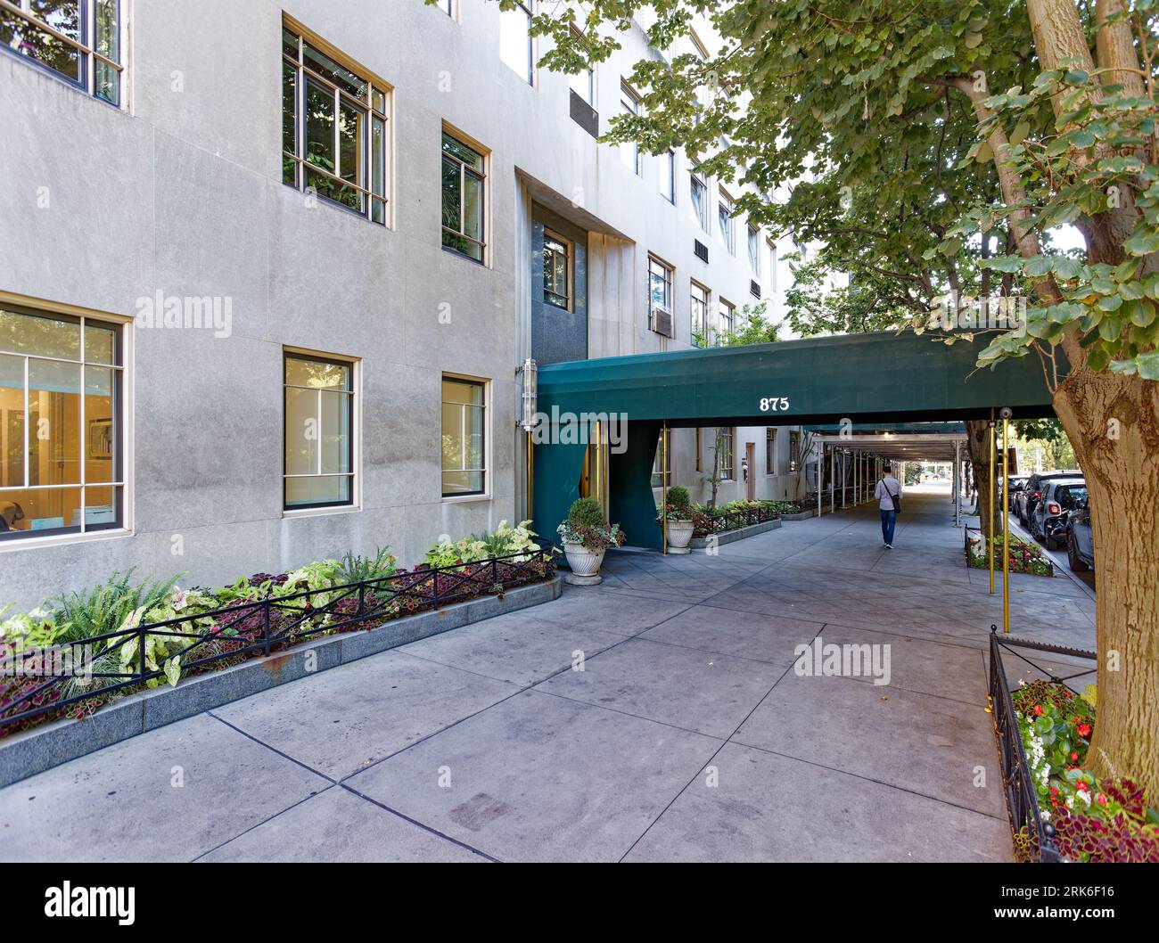 Stone High Rise UES Historic District: Emery Roth designed 875 Fifth Avenue, a ...