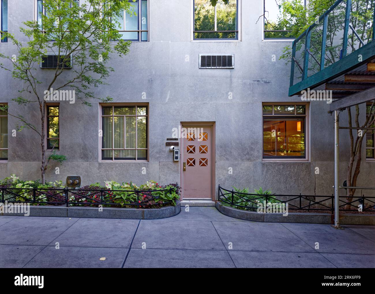 Stone High Rise UES Historic District: Emery Roth designed 875 Fifth Avenue, a ...