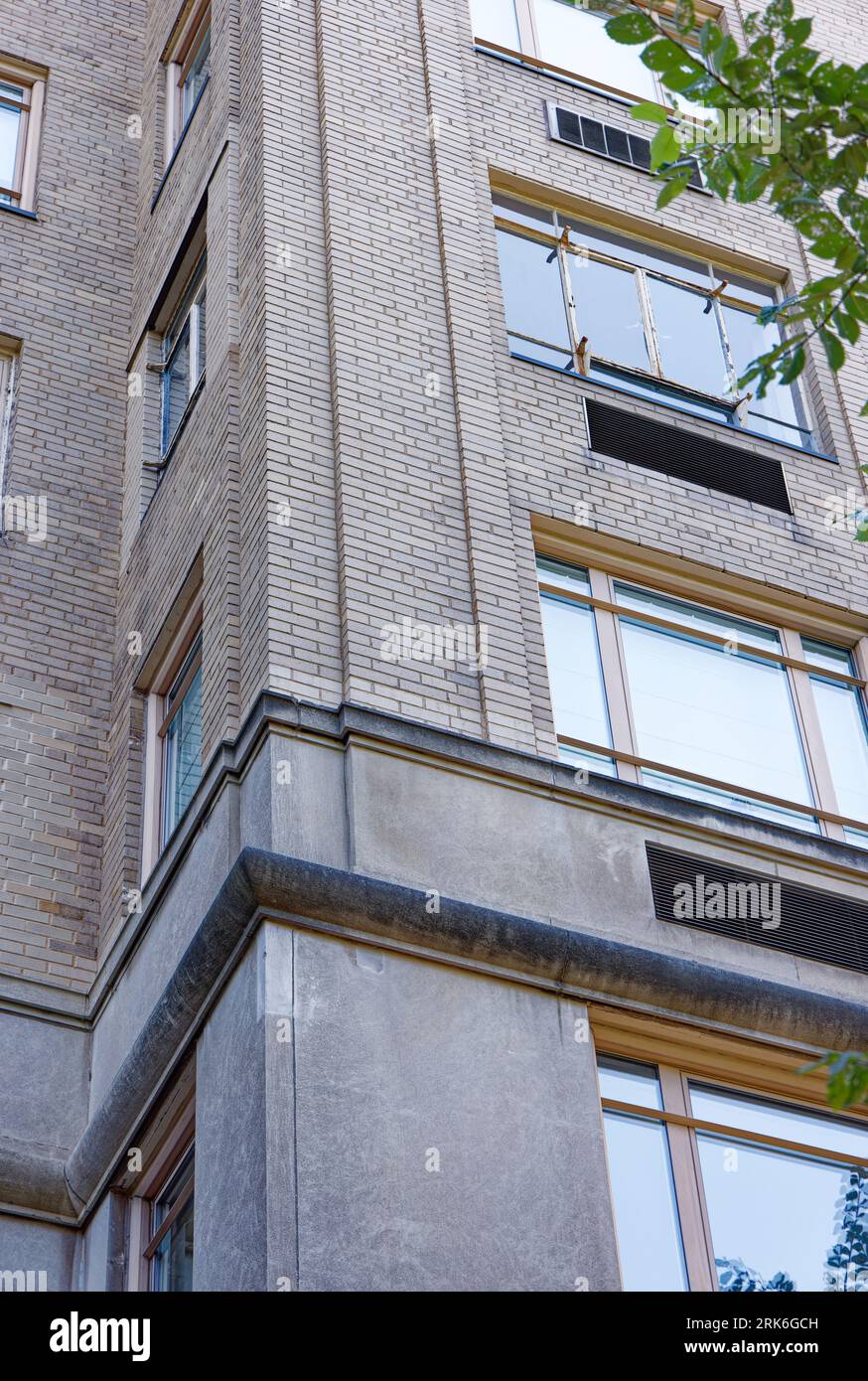 Stone High Rise UES Historic District: Emery Roth designed 875 Fifth Avenue, a ...