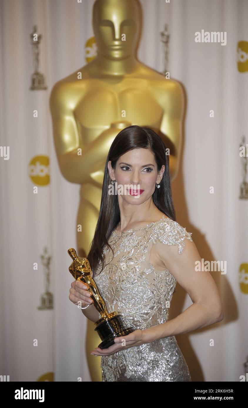 Sandra Bullock 2022 Golden Globes