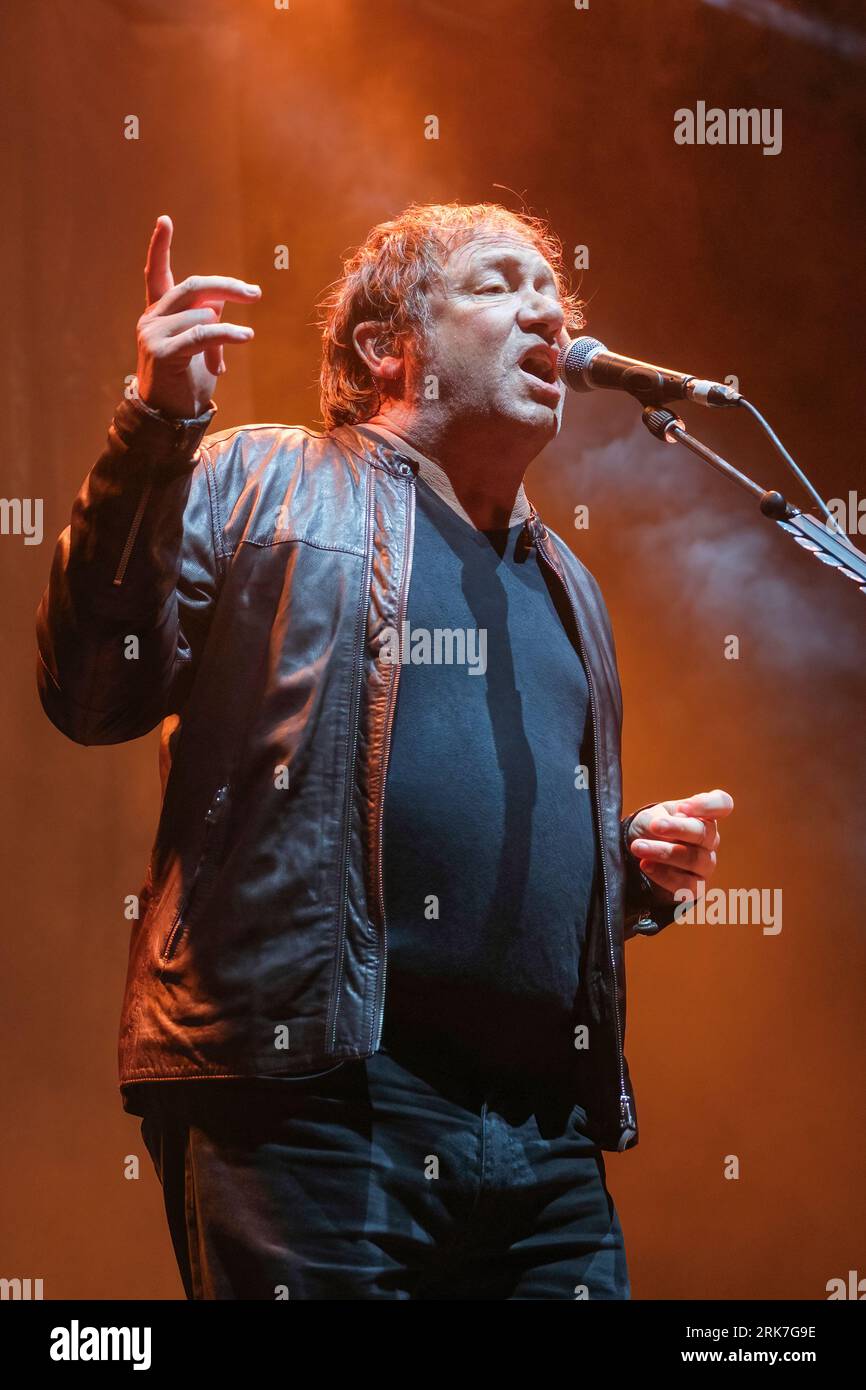 Simon Fowler of Ocean Colour Scene performing at the Weyfest Music Festival, August 19, 2023 Stock Photo