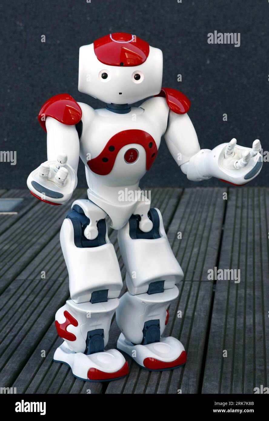 Bildnummer: 53923452  Datum: 06.04.2010  Copyright: imago/Xinhua (100407) -- PARIS, April 7, 2010 (Xinhua) -- A robot named Nao and developed by France s Aldebaran Company performs for in Paris April 6, 2010. The robot can speak fluent English, French and Chinese. It will be displayed at the Shanghai World Expo as the mascot of French Pavilion. (Xinhua/Zhang Yuwei) (dyw) (6)FRANCE-PARIS-ROBOT-SHANGHAI WORLD EXPO PUBLICATIONxNOTxINxCHN Gesellschaft Wirtschaft Weltausstellung Roboter kbdig xub 2010 hoch premiumd xint     Bildnummer 53923452 Date 06 04 2010 Copyright Imago XINHUA  Paris April 7 2 Stock Photo