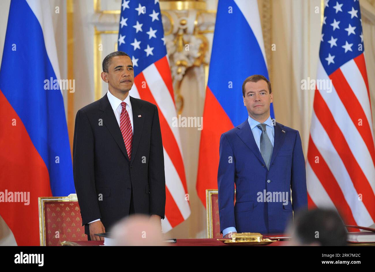 Bildnummer: 53927165  Datum: 08.04.2010  Copyright: imago/Xinhua (100408) -- PRAGUE, April 8, 2010 (Xinhua) -- U.S. President Barack Obama (L) and his Russian counterpart Dmitry Medvedev prepare to sign a landmark nuclear arms reduction treaty in Prague, capital of Czech Republic, on April 8, 2010. Under the new pact, the two countries agreed to reduce their deployed nuclear warheads to 1,550 each, or 30 percent below the current level of 2,200, and cut the launchers below 700 each.(Xinhua/Wu Wei) (lyx) (9)CZECH-PRAGUE-RUSSIA-US-TREATY PUBLICATIONxNOTxINxCHN People Politik Prag Abrüstung Abrüs Stock Photo