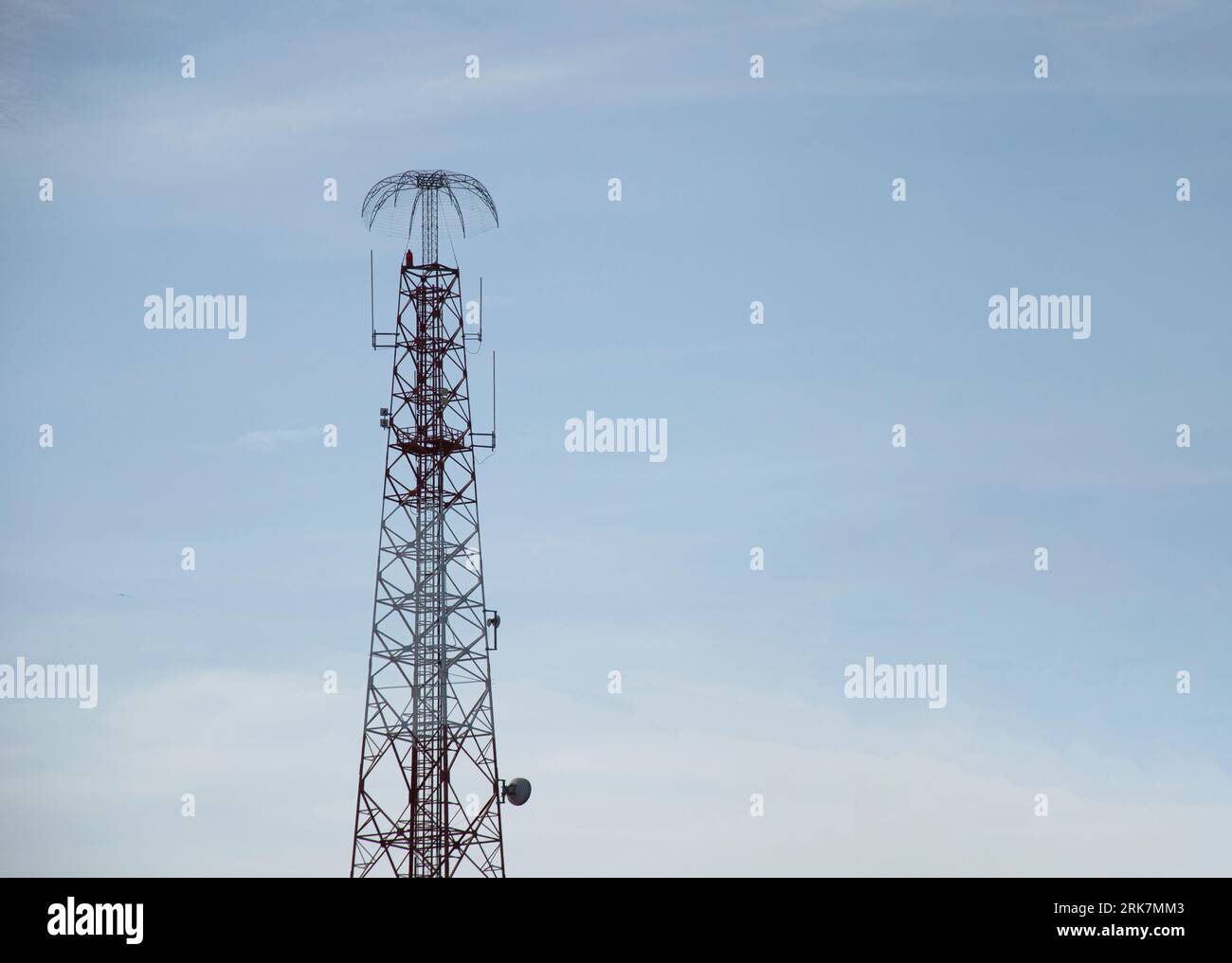 The transceiver antenna at the top is equipped with a lightning rod to