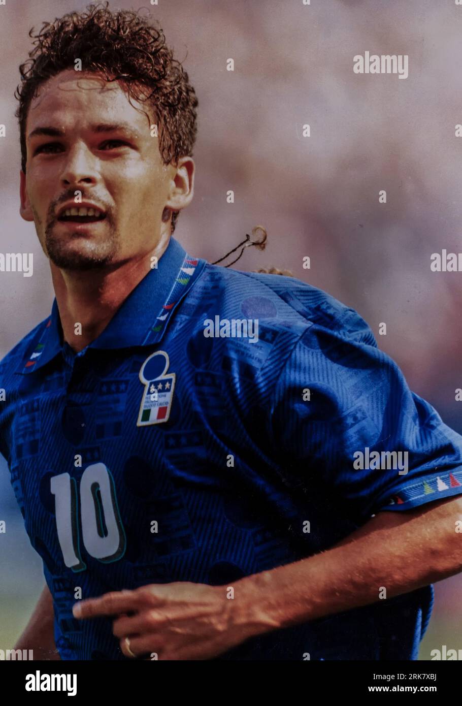 Roberto baggio italy 1994 hi-res stock photography and images - Alamy