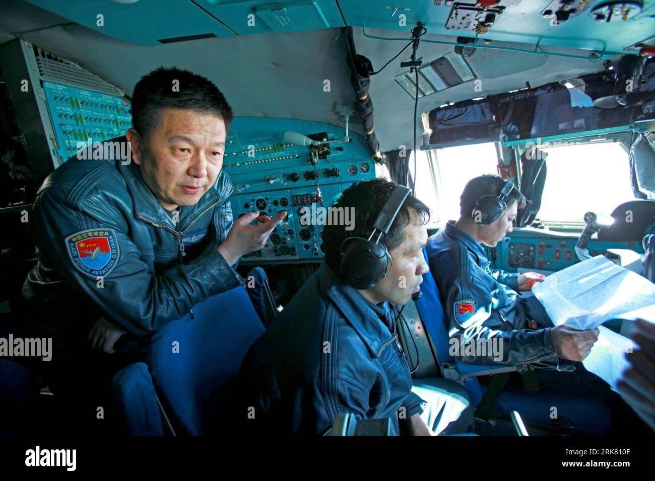 S China cargo plane hi-res stock photography and images - Page
