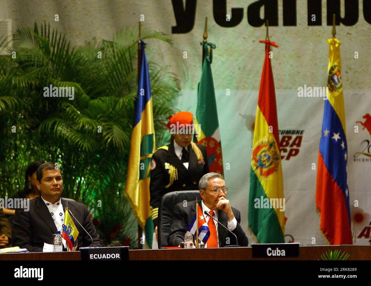 Bildnummer: 53957708  Datum: 19.04.2010  Copyright: imago/Xinhua (100420) -- CARACAS, April 20, 2010 (Xinhua) -- Ecuadorian President Rafael Correa (L) and Cuban leader Raul Castro attend the 9th Bolivarian Alliance for America (ALBA) Summit in Caracas, capital of Venezuela, April 19, 2010. As Latin America celebrates the bicentennial of the beginning of its fight for independence, the eight member nations of ALBA on Monday vowed to further promote political, economic and social integration. (Xinhua/Juan Carlos Hernandez) (zcq) (4)VENEZUELA-CARACAS-ALBA SUMMIT PUBLICATIONxNOTxINxCHN People Pol Stock Photo
