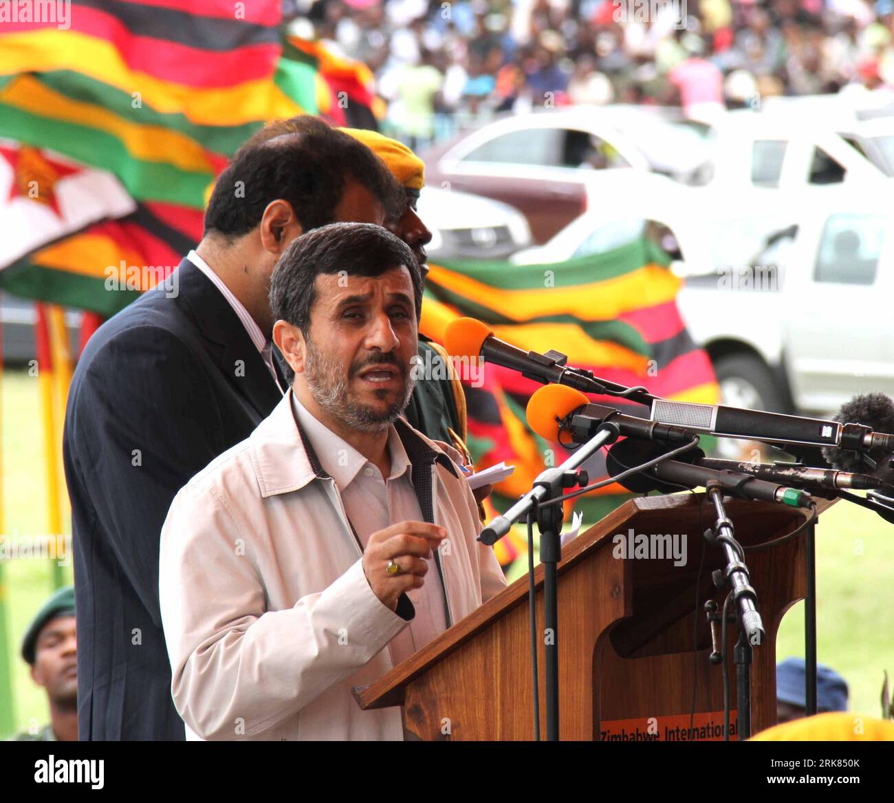 Bildnummer: 53971871  Datum: 22.04.2010  Copyright: imago/Xinhua (100423) -- HARARE, April 23, 2010 (Xinhua) -- Visiting Iranian President Mahmoud Ahmadinejad delivers a speech at the opening of the Zimbabwe International Trade Fair in Bulawayo, Zimbabwe on April 23, 2010. Mahmoud Ahmadinejad arrived in Zimbabwe s capital city Harare on April 22 for a two-day state visit. (Xinhua/Li Ping) (lx) (3)ZIMBABWE-IRANIAN PRESIDENT-VISIT PUBLICATIONxNOTxINxCHN People Politik Iran premiumd xint kbdig xcb 2010 quadrat     Bildnummer 53971871 Date 22 04 2010 Copyright Imago XINHUA  Harare April 23 2010 XI Stock Photo