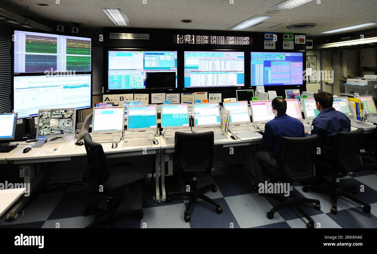 Japan early warning system hires stock photography and images Alamy
