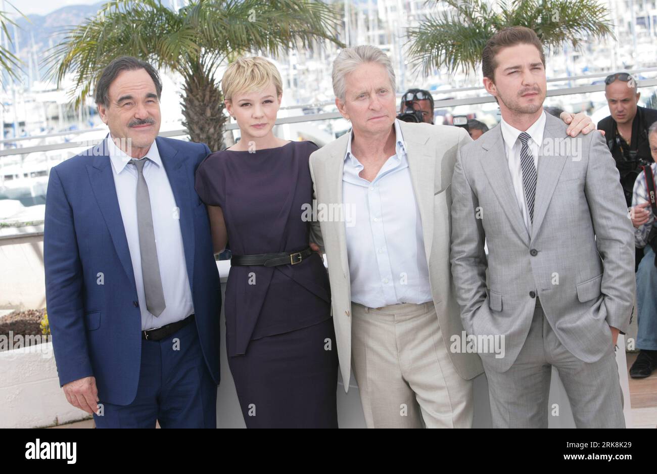 Bildnummer: 54047446  Datum: 14.05.2010  Copyright: imago/Xinhua (100514) -- CANNES, May 14, 2010 (Xinhua) -- U.S. director Oliver Stone poses with cast members Carey Mulligan, Michael Douglas and Shia LaBeouf (from L to R) during a photocall for his film Wall Street - Money Never Sleeps at the 63rd Cannes Film Festival in Cannes, France, May 14, 2010. (Xinhua/Dong Feng) (zl) (1)FRANCE-CANNES-FILM FESTIVAL-WALL STREET PUBLICATIONxNOTxINxCHN People Kultur Entertainment Film 63. Internationale Filmfestspiele Cannes Filmfestival Photocall kbdig xmk 2010 quer  o00 La Beouf    Bildnummer 54047446 D Stock Photo