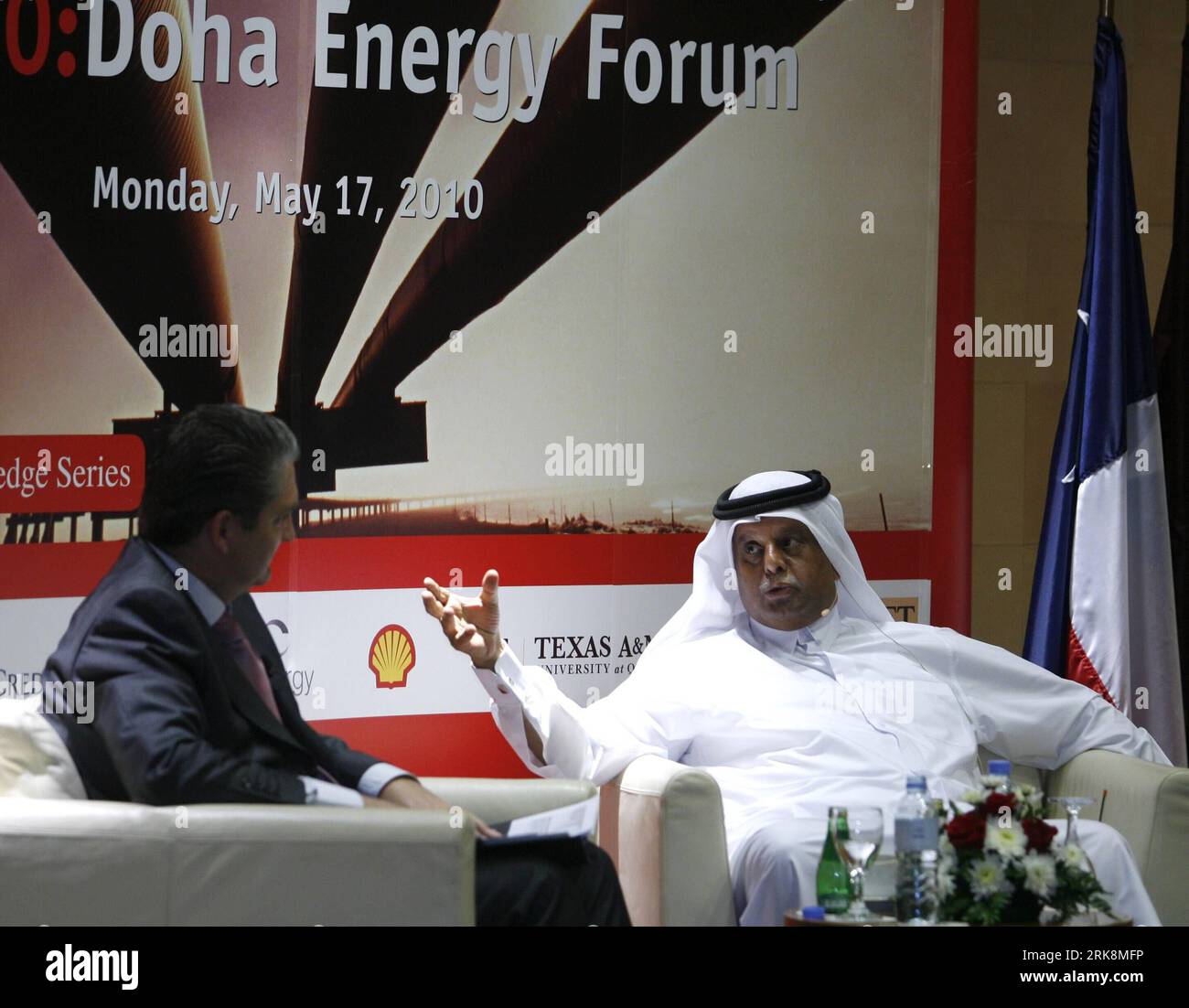 Bildnummer: 54055993  Datum: 17.05.2010  Copyright: imago/Xinhua (100517) -- DOHA, May 17, 2010 (Xinhua) -- Qatari Minister of Energy and Industry Abdullah bin Hamad Al-Attiyah speaks during the second Doha Energy Forum in Doha, capital of Qatar, May 17, 2010. Al-Attiyah Monday said the fair prices for crude oil should stay between 70 and 80 U.S. dollars per barrel to satisfy both producers and consumers.(Xinhua/Maneesh Bakshi) (gxr) (2)QATAR-DOHA-ENERGY MINISTER-CRUDE OIL-PRICE PUBLICATIONxNOTxINxCHN People Politik Wirtschaft kbdig xcb 2010 quer     Bildnummer 54055993 Date 17 05 2010 Copyrig Stock Photo