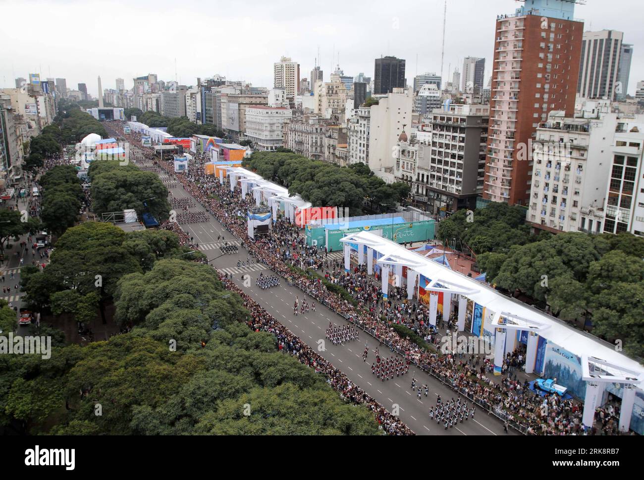 MAI Argentina, Buenos Aires - Soldiers participate in the flag